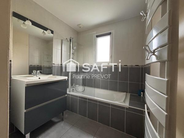 Offrez-vous la tranquillité de la campagne et le confort d’une maison récente!