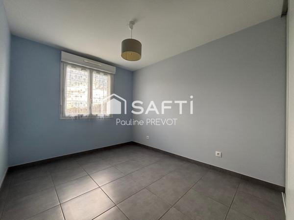 Offrez-vous la tranquillité de la campagne et le confort d’une maison récente!