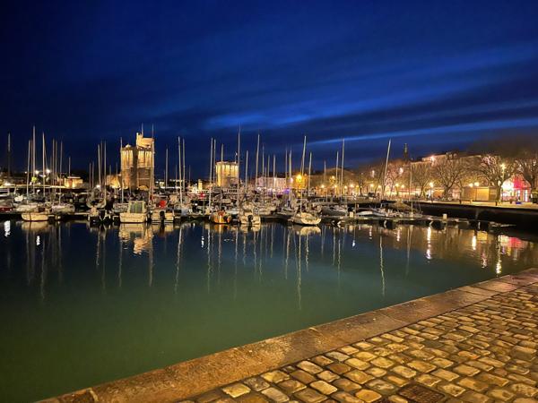 Fonds de commerce à vendre LA ROCHELLE (17)🏆 – BRASSERIE D’EXCEPTION – LICENCE IV – EMPLACEMENT N°1 LA ROCHELLE +++