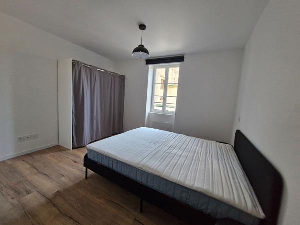 11130 SIGEAN A LOUER T2 MEUBLE CENTRE SIGEAN