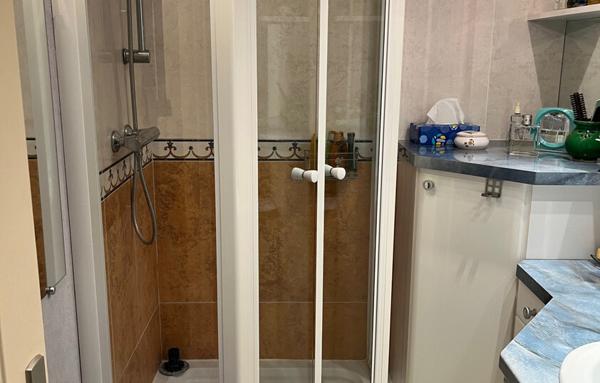 Appartement avec parc sécurisé et gardien, centre ville Evreux