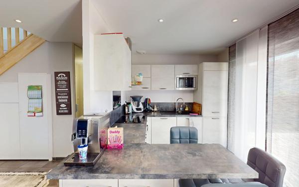 Maison à vendre    5 pièces • 102,58 m2 Saint-Maurice-de-Beynost