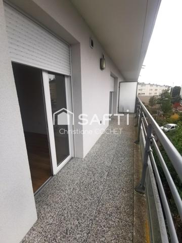 Appartement T2, parking sous sol, 10mns à pieds gare de Melun et 2mns des commerces de La Rochette