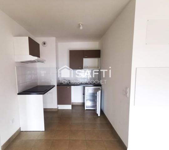 Appartement T2, parking sous sol, 10mns à pieds gare de Melun et 2mns des commerces de La Rochette