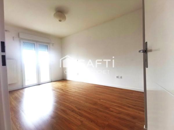 Appartement T2, parking sous sol, 10mns à pieds gare de Melun et 2mns des commerces de La Rochette