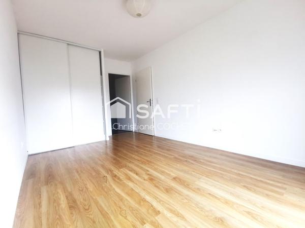 Appartement T2, parking sous sol, 10mns à pieds gare de Melun et 2mns des commerces de La Rochette