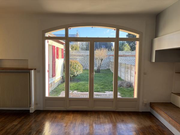 Bessancourt (95550) A vendre plain-pied 84 m2, 2 chambres, terrain 600 m2, dépendance