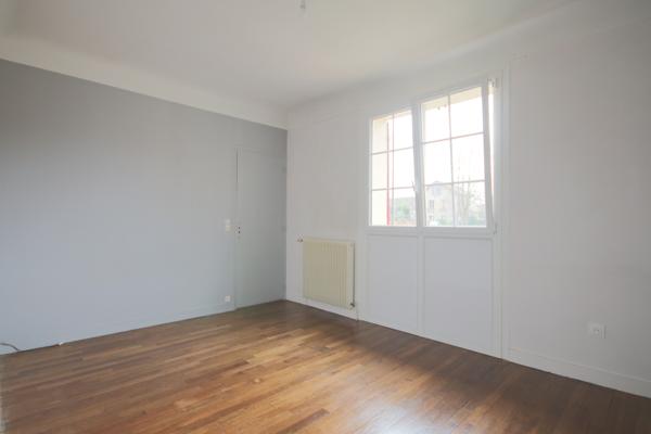 Bessancourt (95550) A vendre plain-pied 84 m2, 2 chambres, terrain 600 m2, dépendance