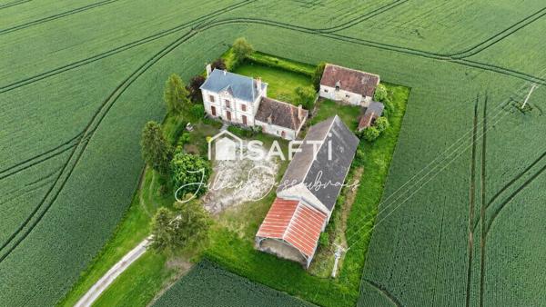 Maison de maître a rénover avec nombreuses dépendances
