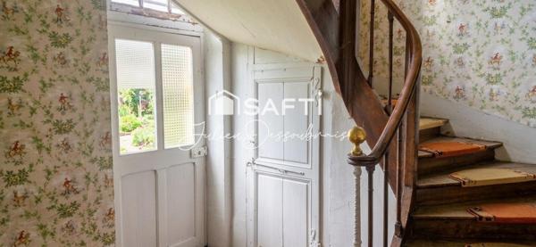 Maison de maître a rénover avec nombreuses dépendances