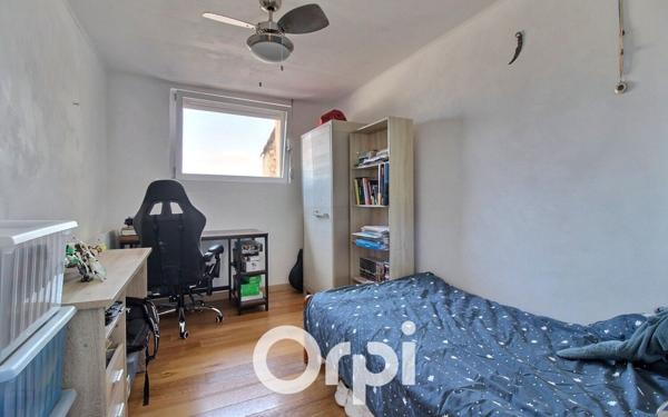 Appartement à vendre    4 pièces • 80 m2 Marseille 6