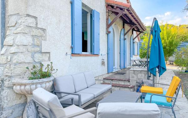 Maison à vendre    5 pièces •  Cagnes-sur-Mer