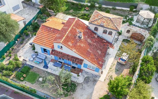 Maison à vendre    5 pièces •  Cagnes-sur-Mer