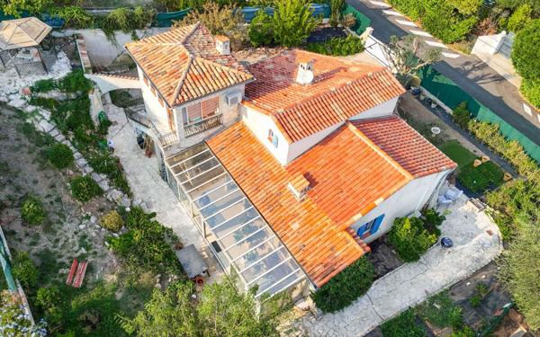 Maison à vendre    5 pièces •  Cagnes-sur-Mer