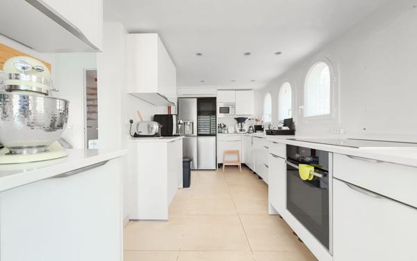 Maison à vendre    5 pièces •  Cagnes-sur-Mer