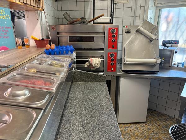PIZZERIA À VENDRE – BAYONNE SAINT-ESPRIT – EMPLACEMENT D’ANGLE