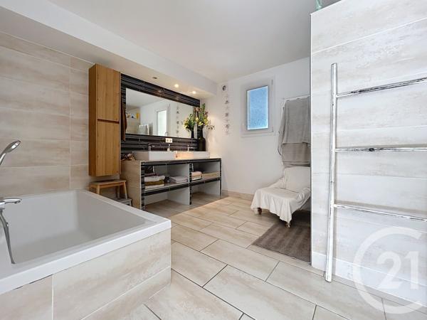 Maison à vendre  4 pièces - 187 m2 ST JEAN DU PIN - 30