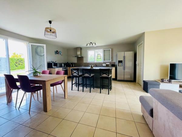 Maison de plain-pied - 3 chambres - 2 salles d'eau - Jardin clôturé