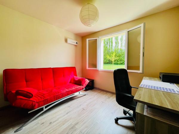 Maison de plain-pied - 3 chambres - 2 salles d'eau - Jardin clôturé