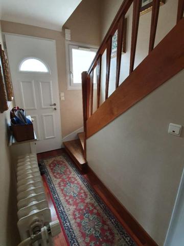 Maison de ville 150 m2 4 chambres + garage + parking + jardin