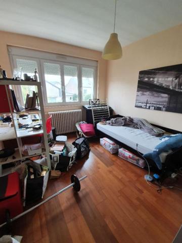 Maison de ville 150 m2 4 chambres + garage + parking + jardin