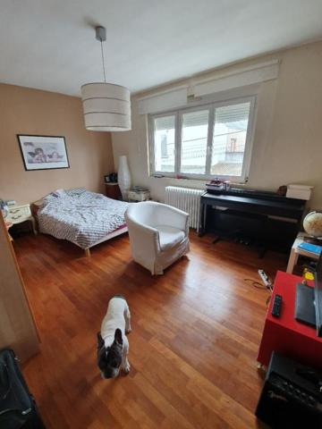 Maison de ville 150 m2 4 chambres + garage + parking + jardin