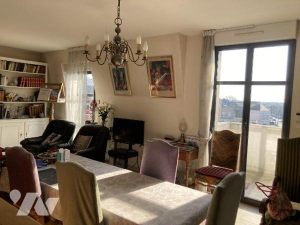 Appartement en centre ville avec ascenseur, terrasse garage et cave