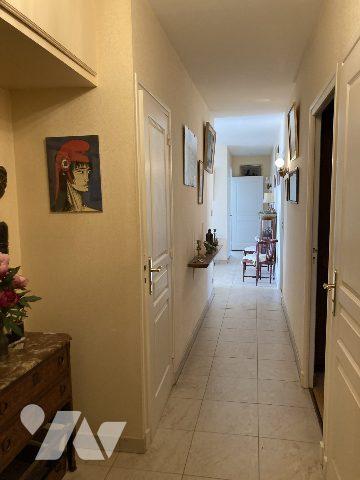 Appartement en centre ville avec ascenseur, terrasse garage et cave