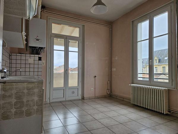 EXCLUSIVITE AGEN (47) - IMMEUBLE DE RAPPORT - 220M² - 3 APPARTEMENTS T3 - 3 GARAGES - CENTRE VILLE