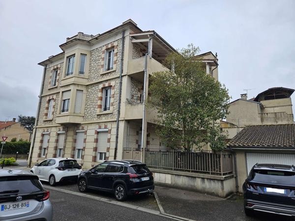 EXCLUSIVITE AGEN (47) - IMMEUBLE DE RAPPORT - 220M² - 3 APPARTEMENTS T3 - 3 GARAGES - CENTRE VILLE