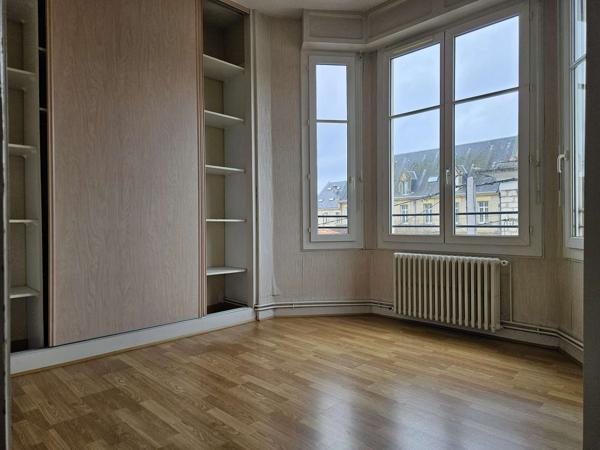 EXCLUSIVITE AGEN (47) - IMMEUBLE DE RAPPORT - 220M² - 3 APPARTEMENTS T3 - 3 GARAGES - CENTRE VILLE