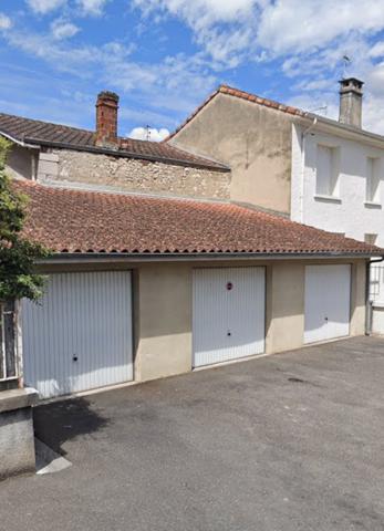 EXCLUSIVITE AGEN (47) - IMMEUBLE DE RAPPORT - 220M² - 3 APPARTEMENTS T3 - 3 GARAGES - CENTRE VILLE