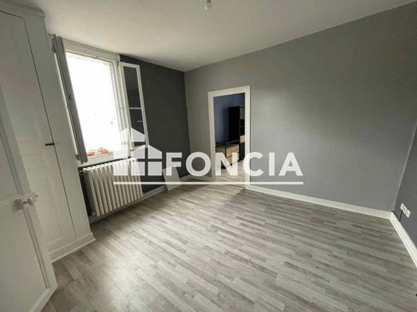 Location Appartement 2 pièces 38.3 m² - 33 RUE CROIX MONTOIRE Tours 37100