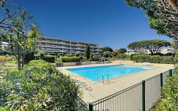 Appartement à vendre    2 pièces • 25 m2 Antibes