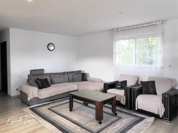 Maison familiale récente proche du centre-ville de Dole