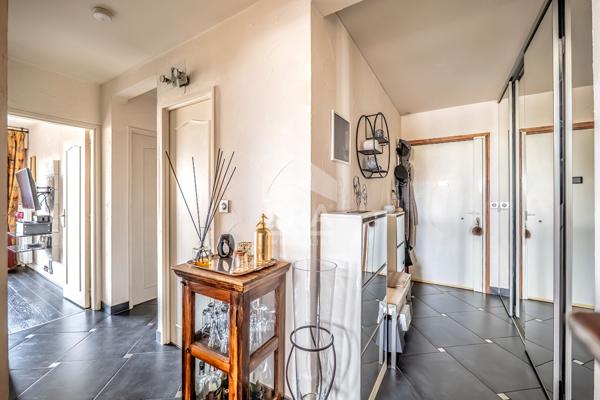 Appartement Courbevoie 76.92 m2