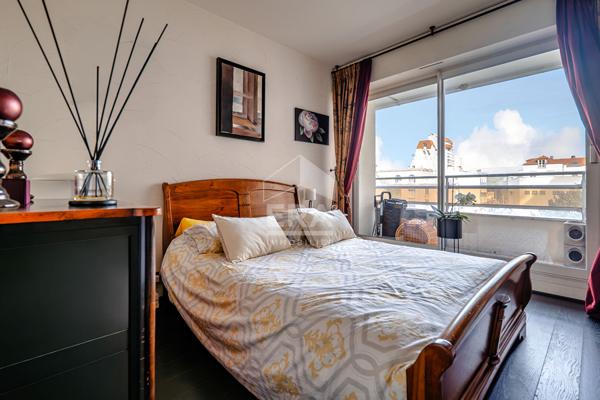 Appartement Courbevoie 76.92 m2