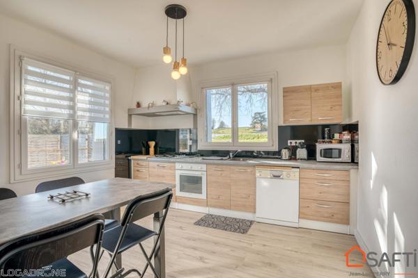 Grande maison rénovée en campagne, terrain et piscine