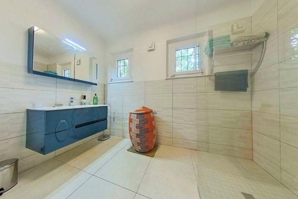 Vente / Maison et grand terrain