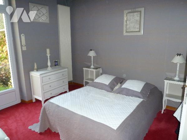 A 15 mn de Magny en Vexin, maison charme 8 pp, 220m2,  village avec commerces et écoles,