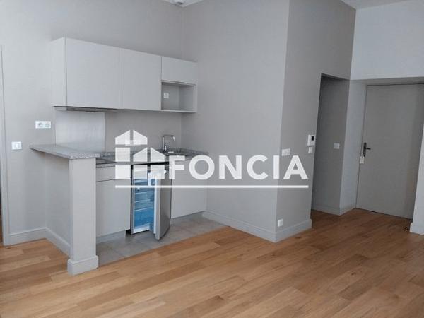Location Appartement 2 pièces 34.88 m² - 11-15 RUE DU CHAPEAU ROUGE Avignon 84000