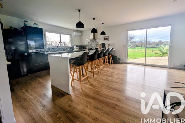 Maison à vendre 6 pièces 115 m² Pont-l'Abbé-d'Arnoult