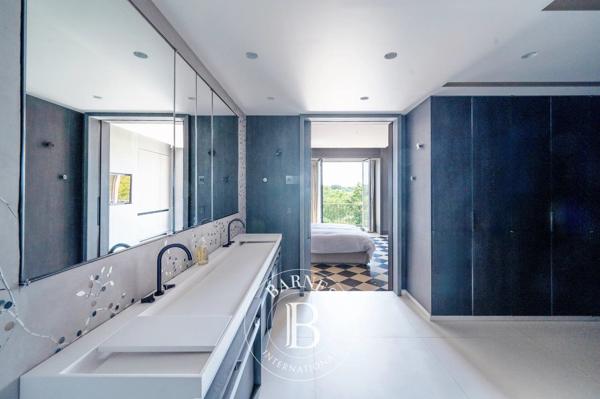 Neuilly-sur-Seine, Appartement 3 Chambres -  242 m² à vendre