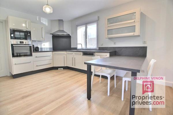 Exclusivité - Maison récente de plain pied avec 4 chambres , garage et comble aménageable sur un terrain de 1000 m² à Châteauneuf Sur Loire