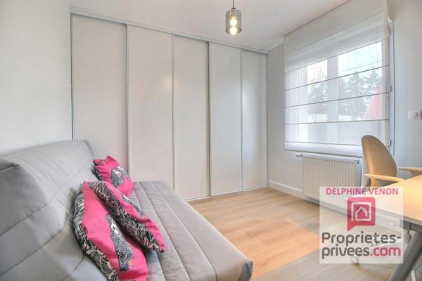 Exclusivité - Maison récente de plain pied avec 4 chambres , garage et comble aménageable sur un terrain de 1000 m² à Châteauneuf Sur Loire