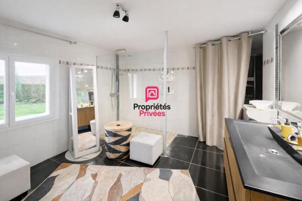 Propriété en pierre 273m² - Piscine chauffée - Atelier - 4,7 ha