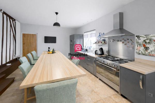 Propriété en pierre 273m² - Piscine chauffée - Atelier - 4,7 ha