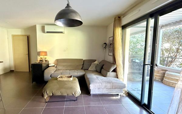 Appartement à vendre    2 pièces • 52 m2 Bastia