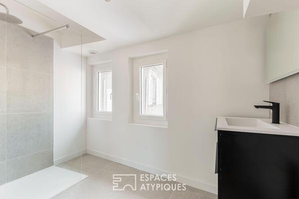 Appartement rénové au dernier étage au coeur des Carmes