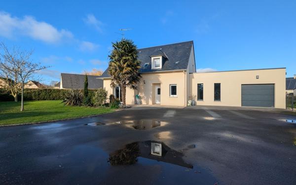 Maison à vendre    5 pièces • 150 m2 Noyers-Bocage